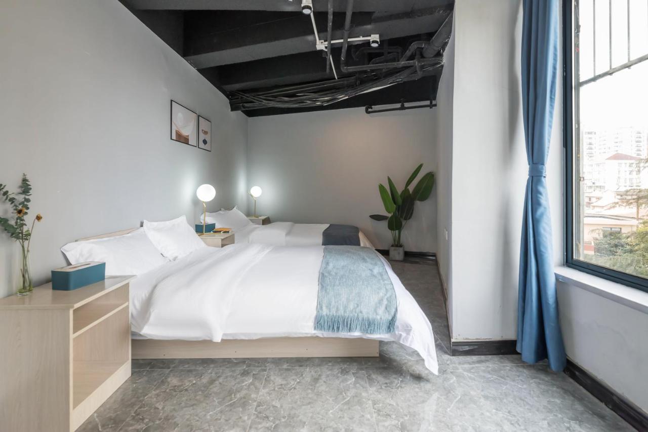 Pu Chun International Hostel -Yugarden & Old Town เซี่ยงไฮ้ ภายนอก รูปภาพ